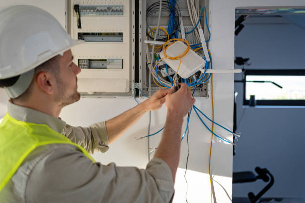 Best Emergency Electrical Repair  in Mahtomedi, MN