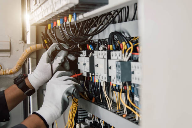 Best Licensed Electrician  in Mahtomedi, MN